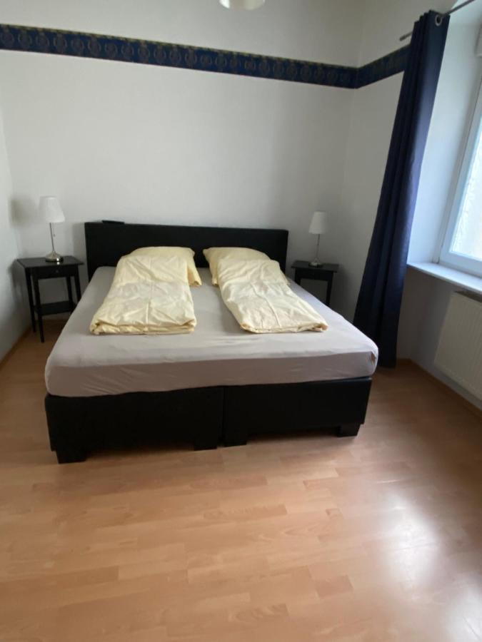 Fe Wo Am Alten Rathaus Andernach Exteriör bild