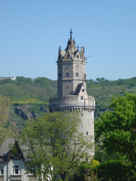 Fe Wo Am Alten Rathaus Andernach Rum bild